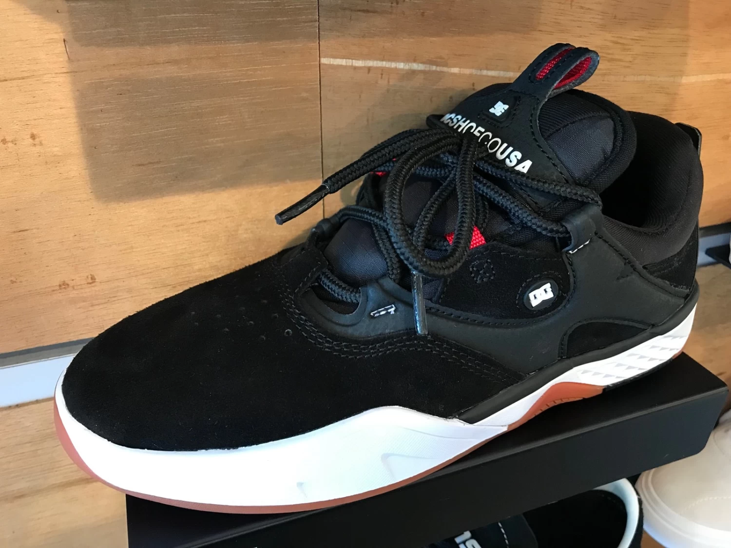 DC SHOES KALIS S BLK/ WHITE/ RED KINGPIN SKATEBOARD SUPPLY AUSTRALIAN SELLER 4 DC SHOES KALIS S BLK/ WHITE/ RED KINGPIN SKATEBOARD SUPPLY AUSTRALIAN SELLER - Image 2