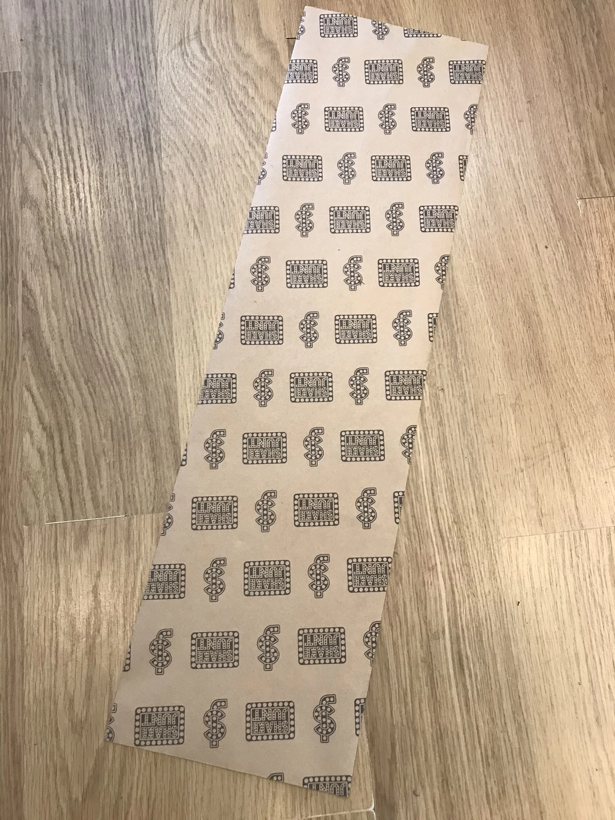 SHAKE JUNT X KINGPIN GRIP TAPE BLACK WHITE 9 X 33 INCH AUSTRALIAN SELLER 5 SHAKE JUNT X KINGPIN GRIP TAPE BLACK WHITE 9 X 33 INCH AUSTRALIAN SELLER - Image 3