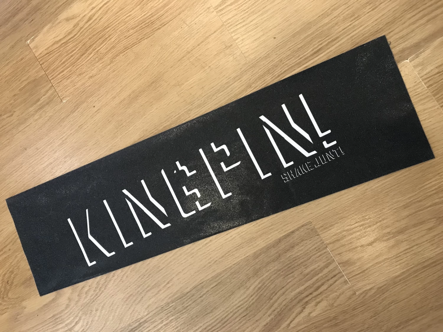 SHAKE JUNT X KINGPIN GRIP TAPE BLACK WHITE 9 X 33 INCH AUSTRALIAN SELLER 3 SHAKE JUNT X KINGPIN GRIP TAPE BLACK WHITE 9 X 33 INCH AUSTRALIAN SELLER