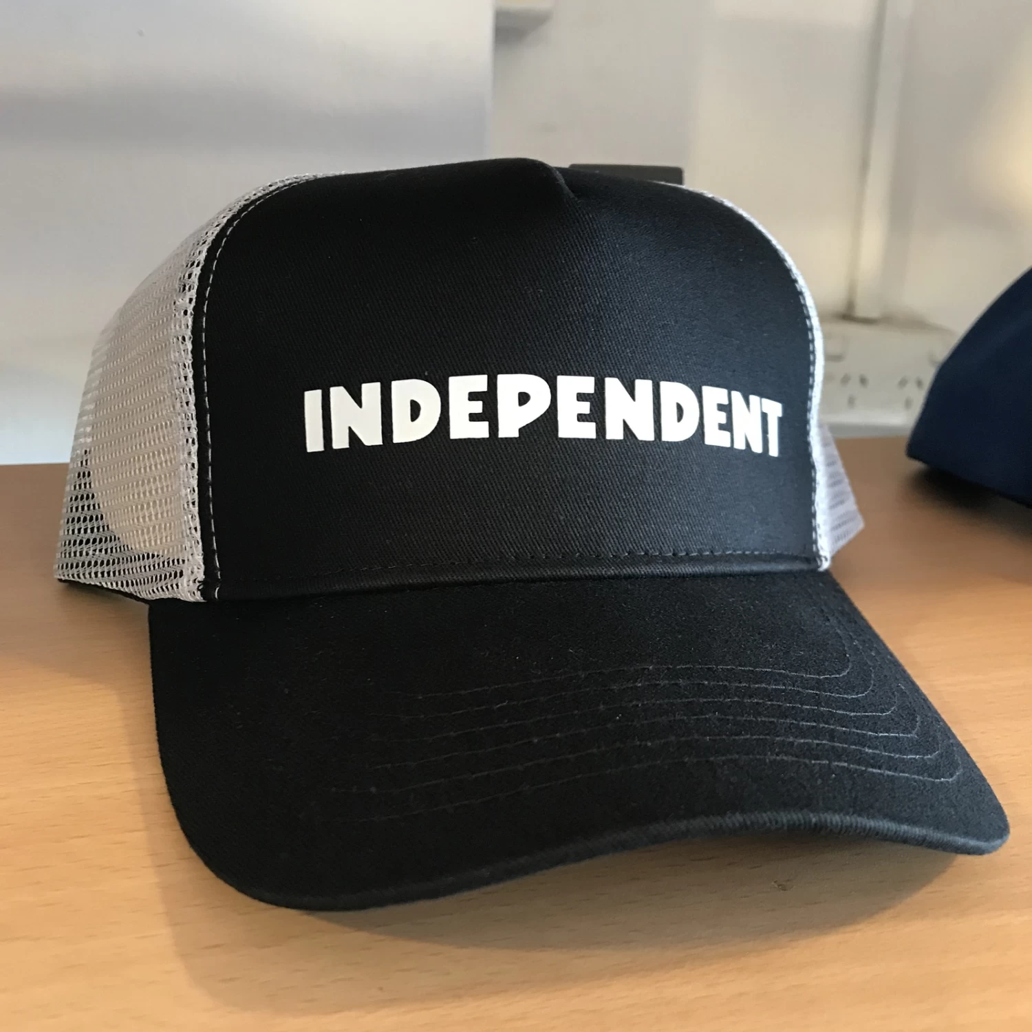 INDEPENDENT TRUCKS ITC GRIND TRUCKER CAP BLACK SKATEBOARD CAP 3 INDEPENDENT TRUCKS ITC GRIND TRUCKER CAP BLACK SKATEBOARD CAP